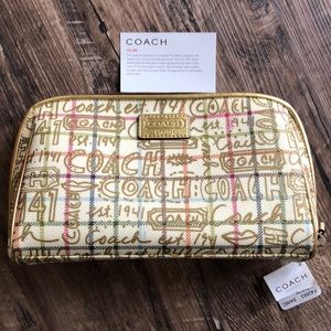 🌺 NWT Coach cosmetic bag